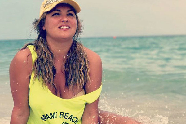 ТАКОЙ ВЫ ЕЕ ЕЩЕ НЕ ВИДЕЛИ: Анна Нетребко показала свои формы на пляже Флориды