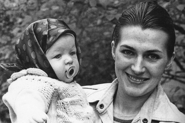 ЭТА СОВЕТСКАЯ АКТРИСА ВОСПИТАЛА ЗВЕЗДУ ГОЛЛИВУДА! А вы уже поняли, о ком идет речь?