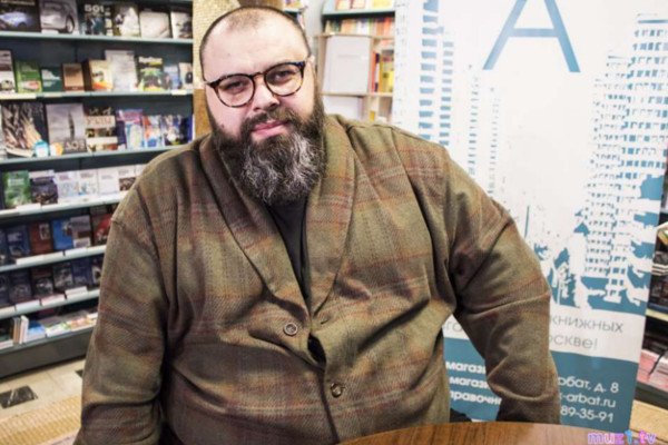 48-ЛЕТНИЙ МАКСИМ ФАДЕЕВ ПОПРОЩАЛСЯ С ОПЕРНОЙ ДИВОЙ МАКСАКОВОЙ: ПРЕДАТЕЛЬСТВО ОН НИКОГДА НЕ ПРОСТИТ!