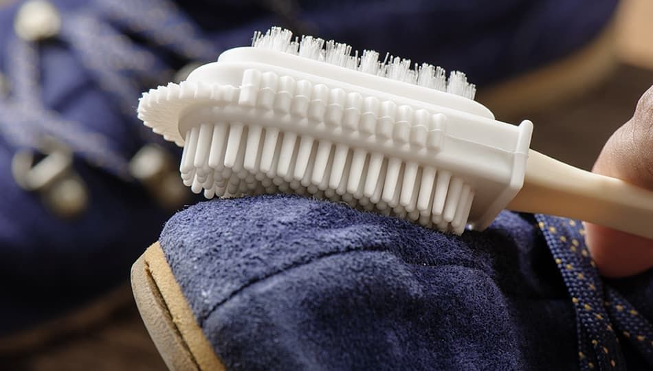 Тайны Идеальной Чистки: Как Очистить Замшевую Обувь